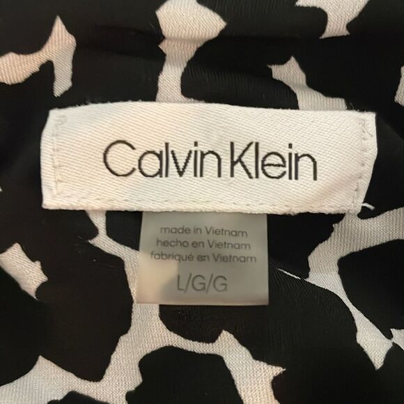 Calvin Klein Sleeveless Pleated Neckline Blouse | black and white | size L - Picture 7 of 9